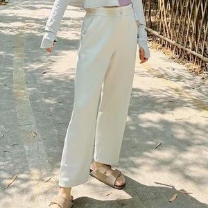 Lululemon Softstreme High Rise Straight Leg Crop Lemon Sorbet Size 2 EUC Cropped